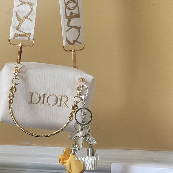 - ❤️Host pick 💥💥Dior New💥💥 - Picture 4 of 16